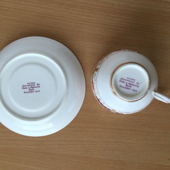Old derby reproduced by Tate and Ogles by Hull saucer & cup set red gold purple - Picture 5 of 5
